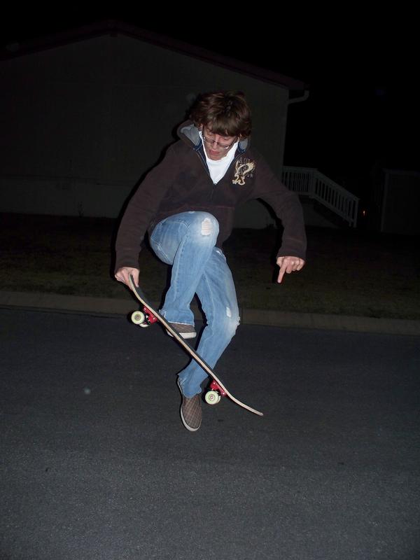 hey i can jump up in the air and point at a skateboard too