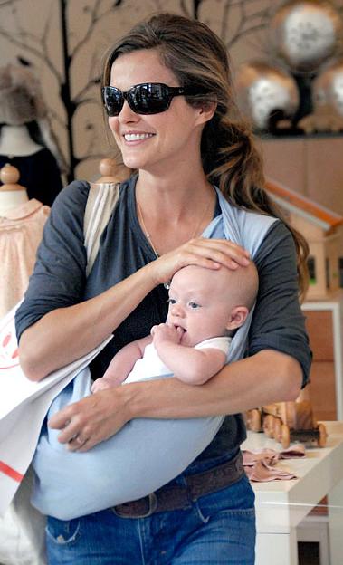 Keri Russell with River