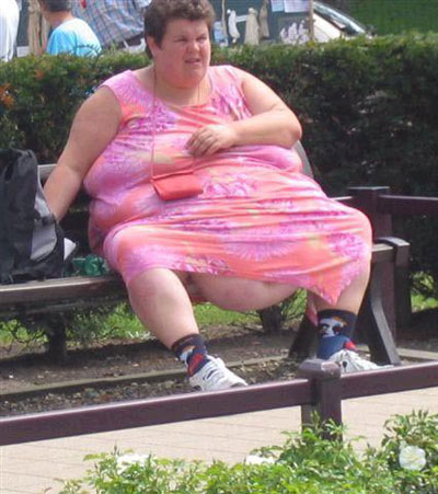 fat women with belly hangin out