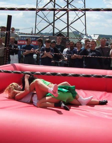 Hot Russian Girls Wrestling