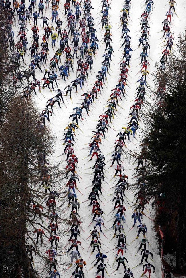 Crowded Skiing