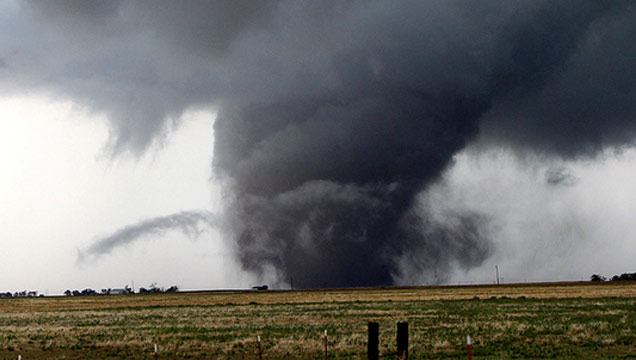 Incredible Oklahoma Tornado Footage - Video | eBaum's World