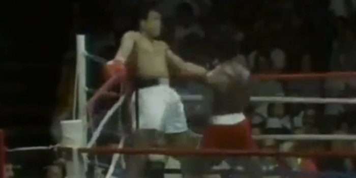 Muhammad Ali Dodging 21 Punches In 10 Seconds