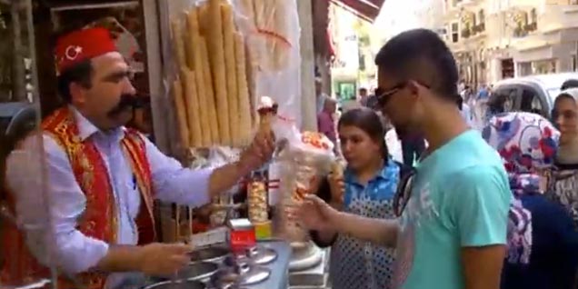Impressive Turkish Ice Cream Vendor
