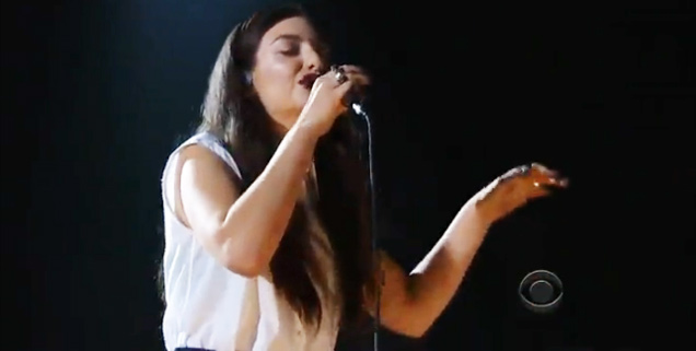 Lorde's Royal No Auto Tune With Background Music