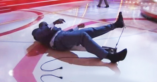 Shaq Falls During NBA Halftime Show