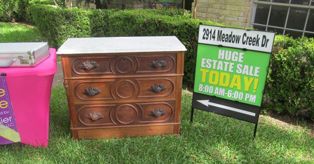 Texas Man Finds Treasure Hidden in Chest From Estate Sale