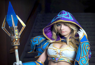 <p>These cosplayers take dressing up to a whole new level!</p>