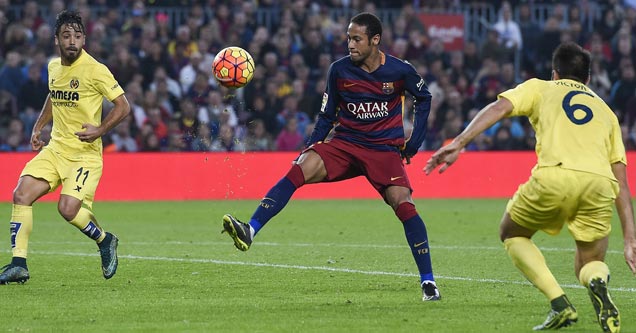 Neymar Scores A Ridiculous Spinning Goal Against Villarreal