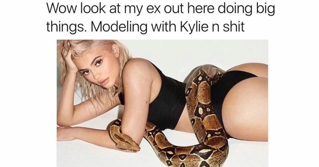 sofia richie snake - Wow look at my ex out here doing big things. Modeling with Kylie n shit