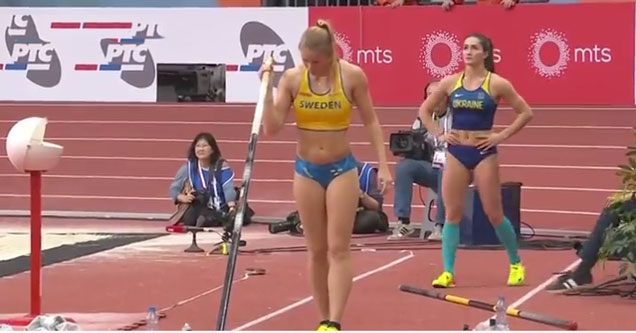 Woman pole Vault competition