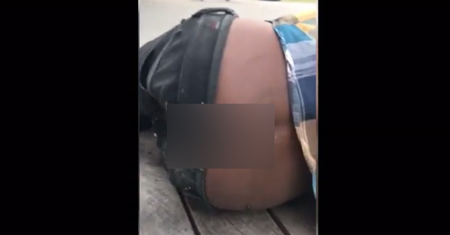 Guy On Park Bench Has An Issue With His Butt Crack Eww Video EBaum