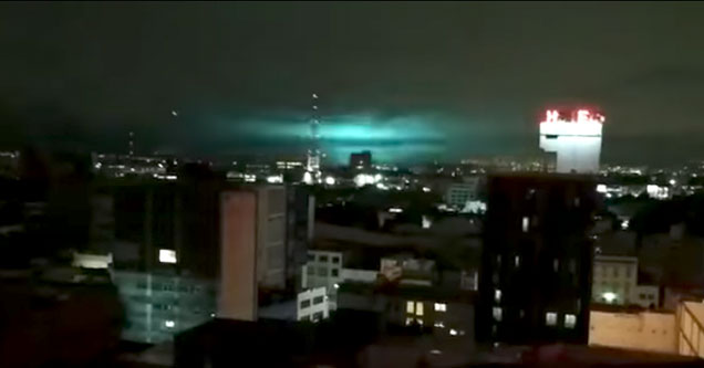 light seen in the sky before huge earthquake in Mexico