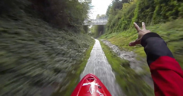 Crazy Dude Kayaks Down Drainage Ditch At 35mph