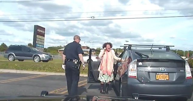 woman fakes a panic attack while getting a ticket