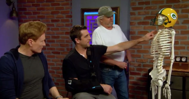 Aaron Rodgers Visits Conan O'Brien To Play Video Game With Broken Collarbone