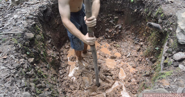 Guy Builds A Natural Draft Furnace Using Only Primitive Technology