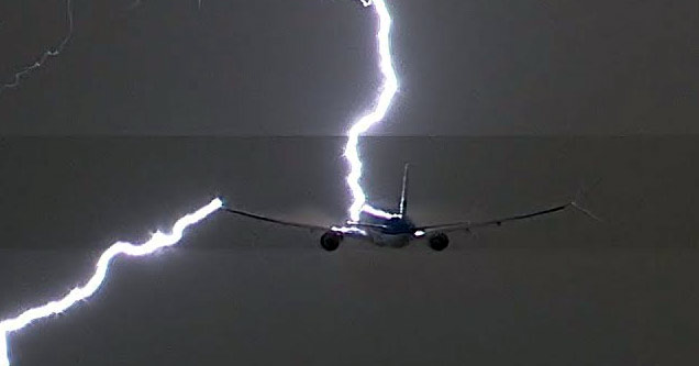 Intense Lightning STrike On A Boeing 777 During Take Off