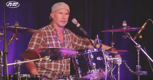 chad smith gets pissed at a fan