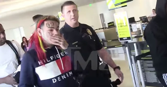 Rapper Tekashi69 And His Crew Get Into A Fight At LAX - Wow Video ...