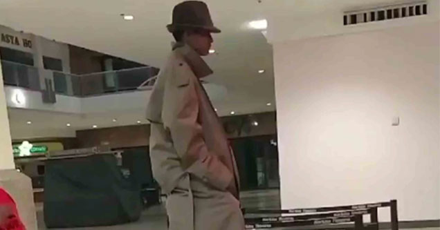 two kids pretending to be one person				           caption contest amazon ftw lol jokes funny