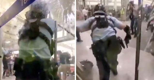 Hong Kong Police Officer Pulls Gun On A Group Of Attackers 