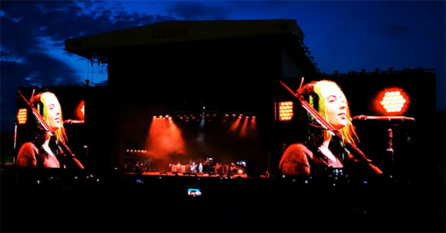 Dave Grohl Brings His Daughter on Stage and Has Her Sing "My Hero"