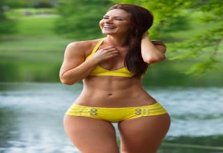 Extremely Curvy Girls