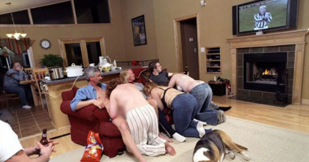 Three Dudes On A Couch, A Twitter Thread To Forget 