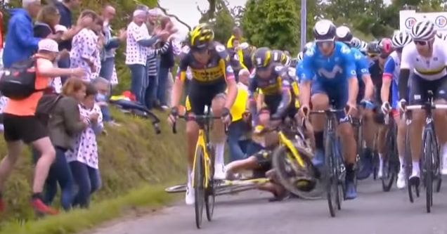 fan with sign wreck tour de france