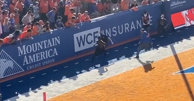 fan on field boise state