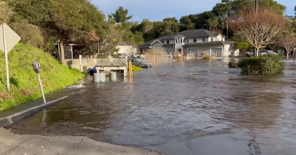 waves of the tsunami hitting santa cruz ca