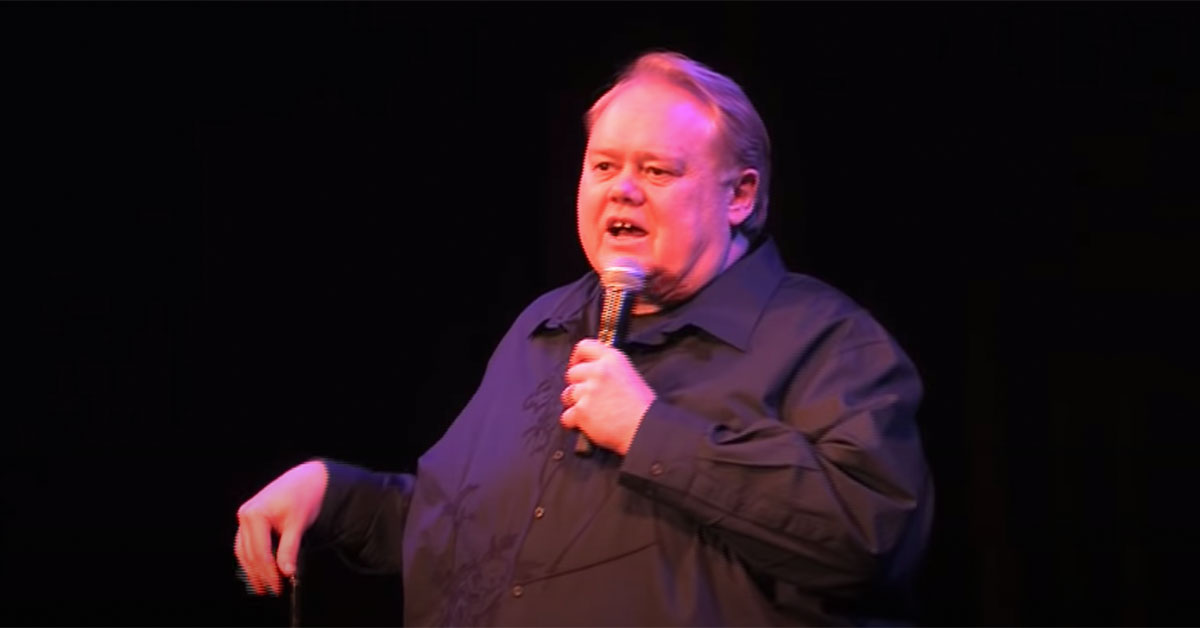 Louie Anderson shows how to improv after fans alarm goes off during his show