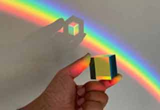 a photo of a prism