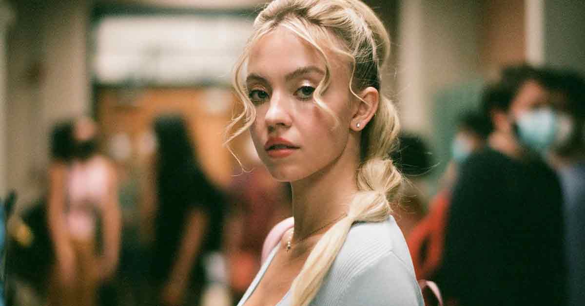 Sydney Sweeney says having big boobs at a young age was hard