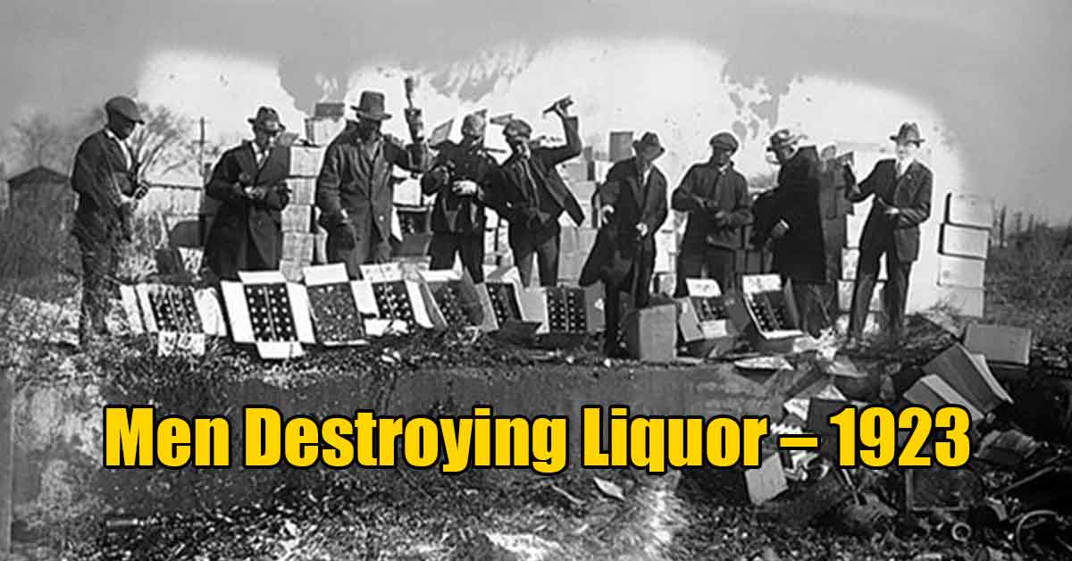 men destroying liquor in 1923