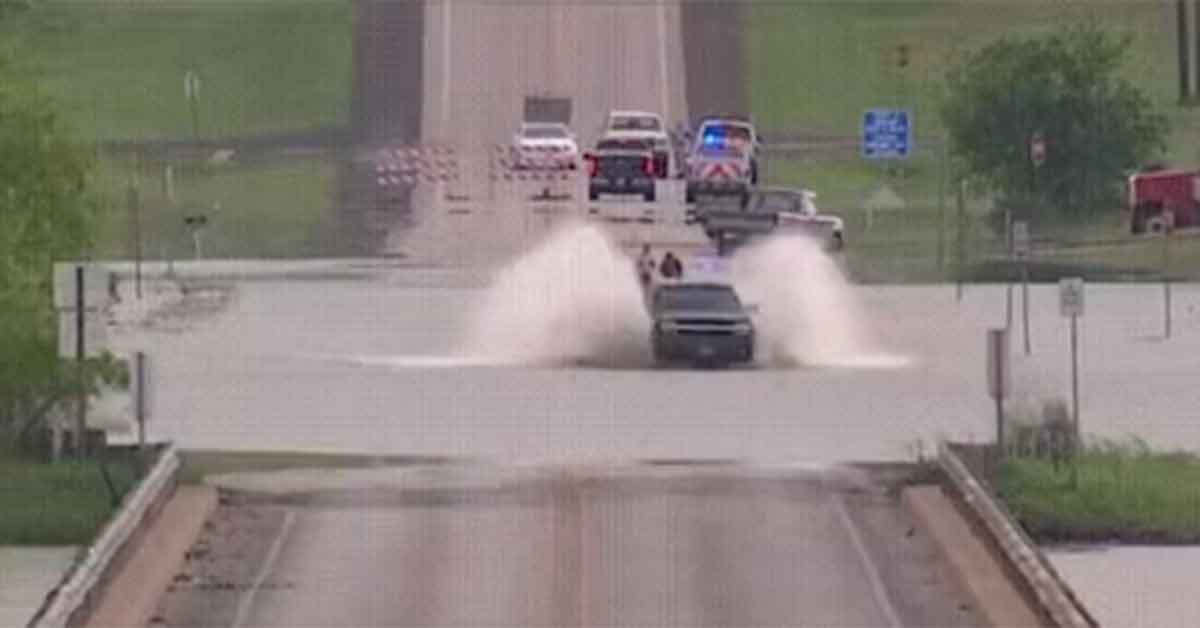 Overconfident Californians Who Thought They Could Drive Through Flood Water