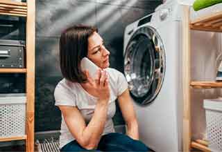 <p>When one tenant decided to move out of her apartment and go live with her new fiance, she had no idea that taking the washer and dryer SHE paid for with her would be an issue. &lt;br&gt;&lt;br&gt; But low and behold, thanks to the entitlement of yet another landlord, she was put in the firing line just for taking what was hers. &nbsp;<br><br>Fortunately, despite the landlord's best efforts, the police seemed to take her side. Maybe this greedy landlord should think about what's his before making false promises to the next tenants.</p>