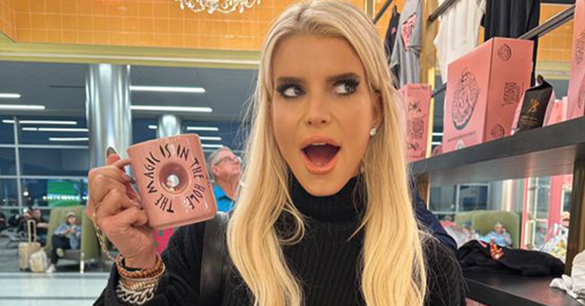 Jessica Simpson Shows Off Her New Mug and Unexpectedly Find Her People