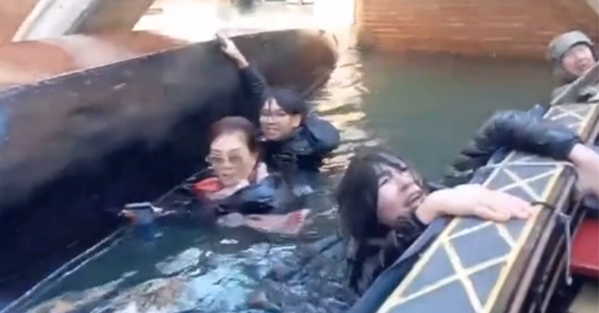 Venice Tourists Flip Boat After Taking Too Many Selfies