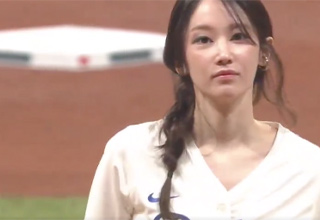 Dodgers Dugout Falls In Love With Korean Actress Jeon Jong Seo