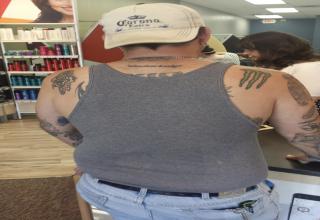 19 Guys Exercising Their Right to Bare Arms - Wtf Gallery | eBaum's World