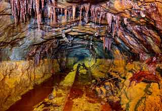 <p>Dark passageways, narrow corridors, and nobody to hear you scream; yeah, abandoned mineshafts are pretty dang scary.&nbsp;</p><p><br></p><p>But some weird people have an obsession with exploring places ready to kill them, and old mines are just as much a part of history as battlefields. Here are 21 shocking photos from people traversing the depths of human industry.&nbsp;</p>