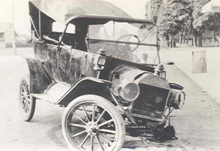 <p>For as long as there have been cars, there have been bad drivers. Case in point? These totaled Model T Fords that found themselves run off the road by a variety of traffic tragedies.&nbsp;</p><p><br></p><p>From a lost tire to one unlucky driver seemingly getting the <em>Final Destination</em> treatment, here are photos of Ford Model T-s involved in accidents, courtesy of the Model T Ford Club of America.</p>