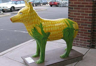 <p dir="ltr">Statues and sculptures in front of restaurants are a pretty common and usually a pretty good idea. As far as advertising goes, there aren't many better ways to get someone into your restaurant than with a giant corn-dog.&nbsp;</p><p data-empty="true"><br></p><p dir="ltr">We’re all familiar with the classic Ronald McDonald statue, but he's far from the only mascot welcoming you into his dining hall. There are a ton of giant ceramic cows and chickens that stoically protect America’s eateries.</p><p data-empty="true"><br></p><p dir="ltr">Take a trip to where the worlds of cuisine and art intersect, and get to know the stone monsters that stand in the gateway to our favorite meals.&nbsp;</p>