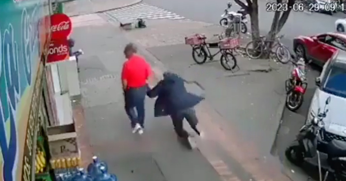 Possible Pickpocket Gets a Kick to the Head
