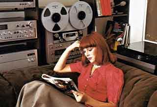 <p>The 1970s was a groundbreaking decade for music, and it makes sense that music listening technology took steps forward in that time as well.</p><p><br></p><p>No 1970s living room was complete without a pricy stereo system, and no teenager&#39;s bedroom was finished without a vinyl player and some headphones.&nbsp;</p><p><br></p><p>Here are 20 photos of what listening to music looked like in the 1970s.&nbsp;</p>