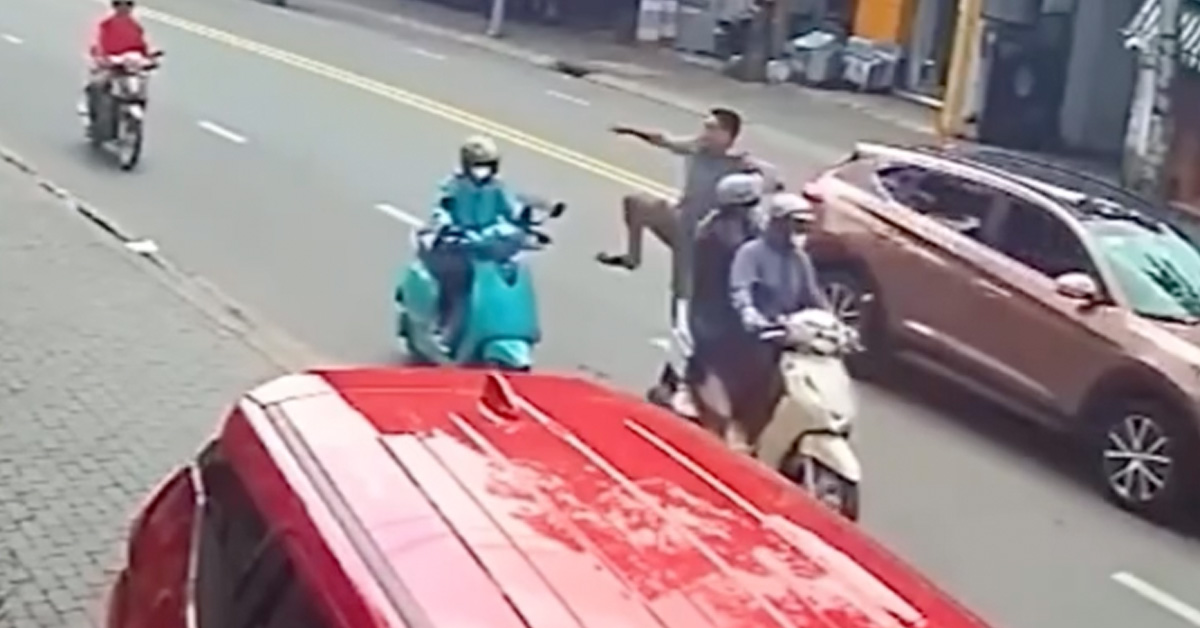 Man Jump Kicks Female Motorcycle Taxi Driver
