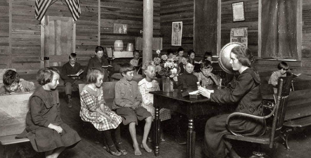 15 Photos Remembering Rural, One-Room Schools