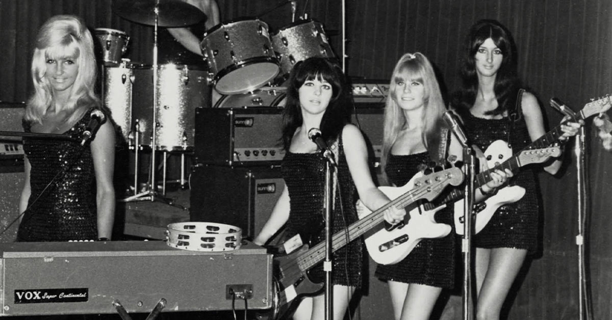 21 Photos Of 60s & 70s Garage Bands Rocking Out